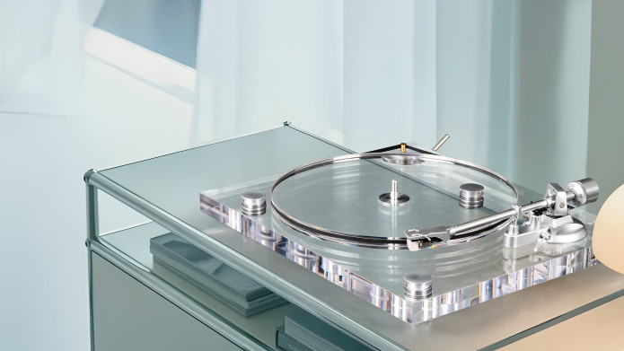 Introducing ICE1: Turntable with a Unique Acrylic Design